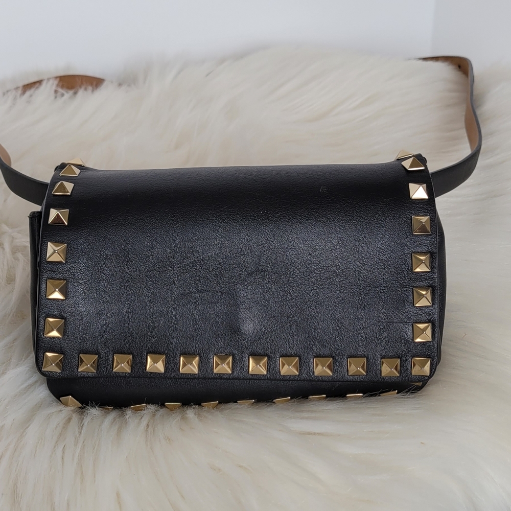 VALENTINO GARAVANI Rockstud Flap belt bag